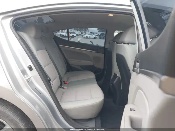 5NPD84LF8HH082561 2017 HYUNDAI ELANTRA - Image 8