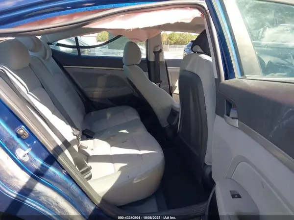 5NPD84LF8HH083211 2017 HYUNDAI ELANTRA - Image 8