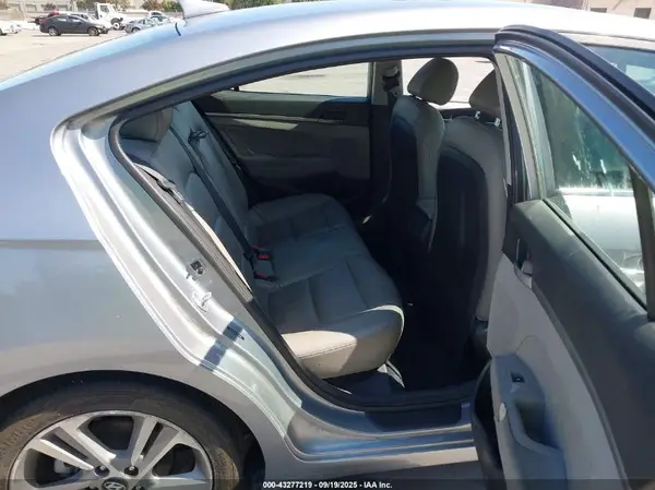 5NPD84LF8HH084486 2017 HYUNDAI ELANTRA - Image 8