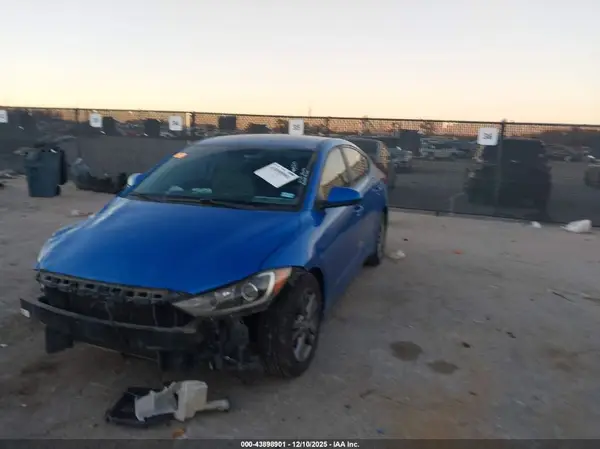 5NPD84LF8HH086125 2017 HYUNDAI ELANTRA - Image 2