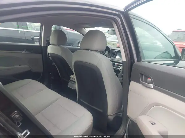 5NPD84LF8HH092393 2017 HYUNDAI ELANTRA - Image 8