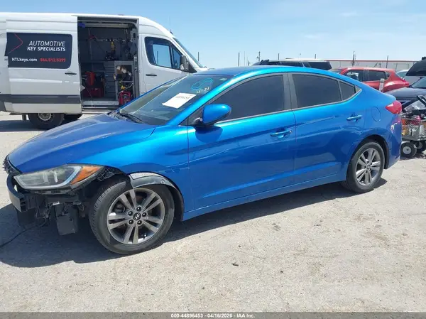 5NPD84LF8HH115932 2017 HYUNDAI ELANTRA - Image 2