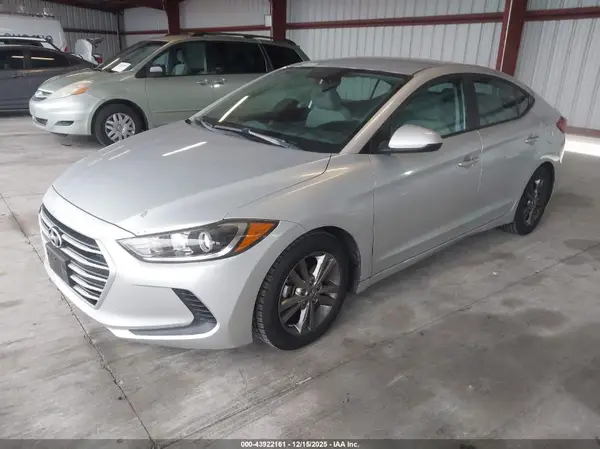 5NPD84LF8HH117857 2017 HYUNDAI ELANTRA - Image 2