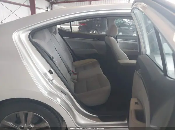 5NPD84LF8HH117857 2017 HYUNDAI ELANTRA - Image 8