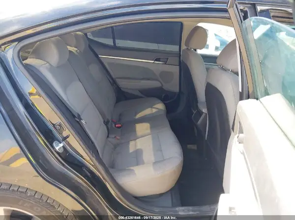 5NPD84LF8HH121018 2017 HYUNDAI ELANTRA - Image 8