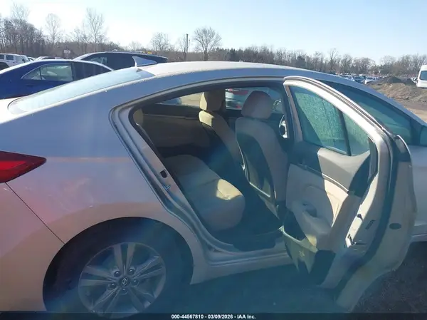5NPD84LF8HH124503 2017 HYUNDAI ELANTRA - Image 8