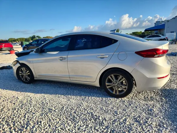 5NPD84LF8HH127966 2017 HYUNDAI ELANTRA - Image 2