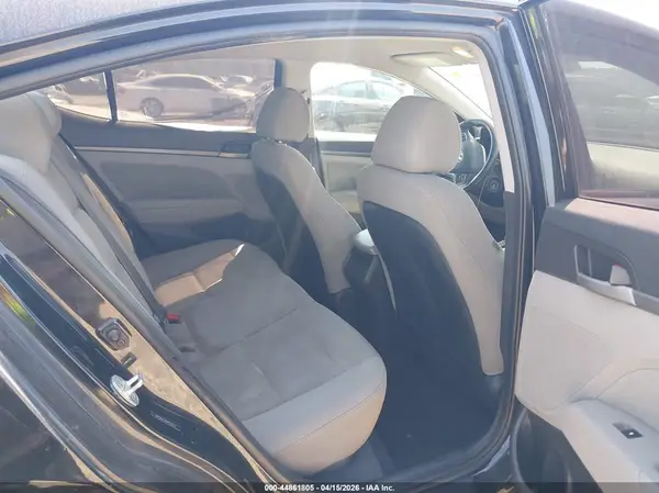 5NPD84LF8HH152575 2017 HYUNDAI ELANTRA - Image 8
