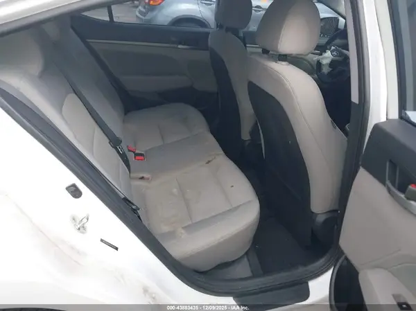 5NPD84LF8HH168744 2017 HYUNDAI ELANTRA - Image 8