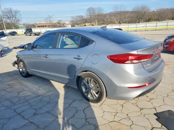 5NPD84LF8HH175662 2017 HYUNDAI ELANTRA - Image 2