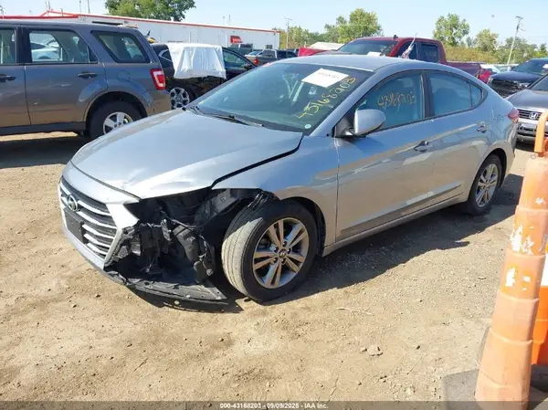 5NPD84LF8HH180943 2017 HYUNDAI ELANTRA - Image 2