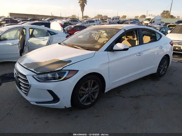 5NPD84LF8HH181901 2017 HYUNDAI ELANTRA - Image 2