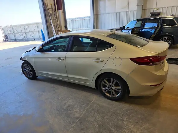 5NPD84LF8HH197810 2017 HYUNDAI ELANTRA - Image 2