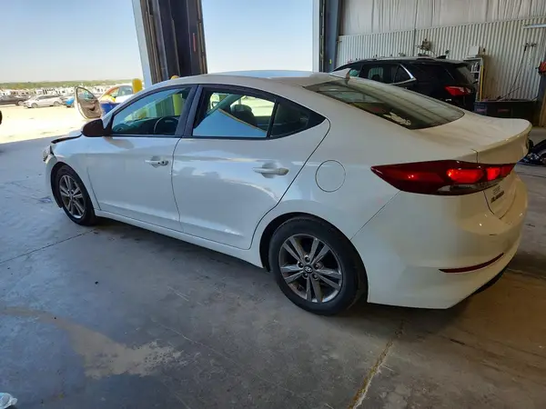5NPD84LF8HH201029 2017 HYUNDAI ELANTRA - Image 2