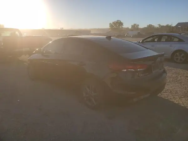 5NPD84LF8HH212788 2017 HYUNDAI ELANTRA - Image 2