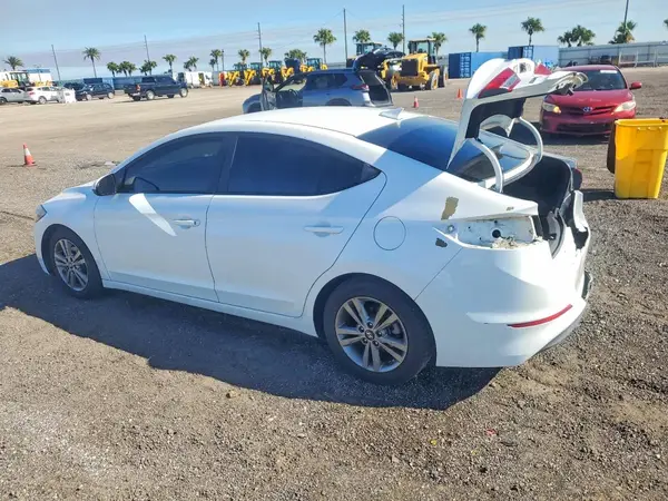 5NPD84LF8JH213722 2018 HYUNDAI ELANTRA - Image 2