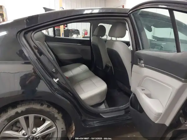 5NPD84LF8JH214448 2018 HYUNDAI ELANTRA - Image 8