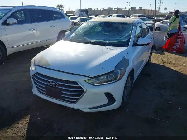 5NPD84LF8JH214496 2018 HYUNDAI ELANTRA - Image 2