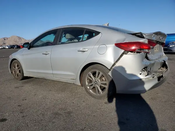 5NPD84LF8JH215406 2018 HYUNDAI ELANTRA - Image 2