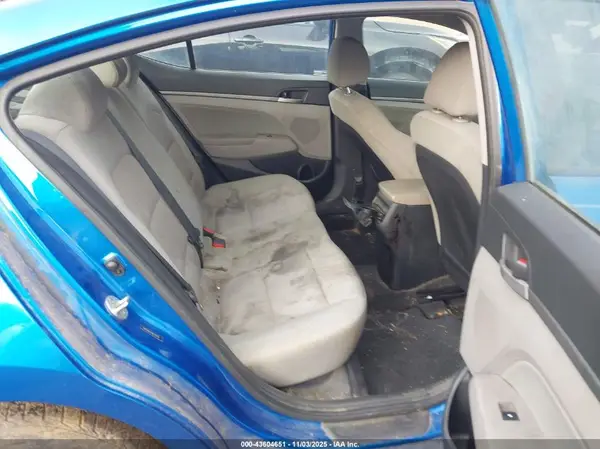 5NPD84LF8JH219715 2018 HYUNDAI ELANTRA - Image 8