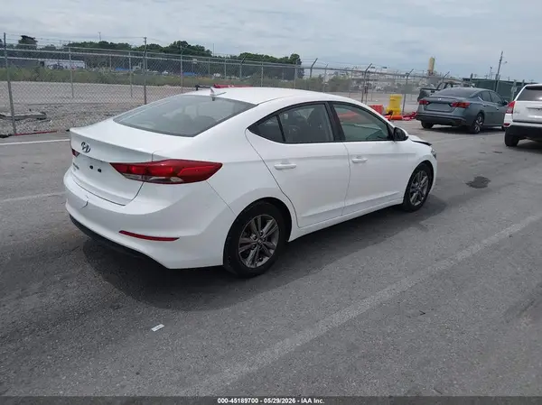 5NPD84LF8JH227541 2018 HYUNDAI ELANTRA - Image 2