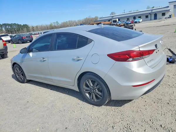 5NPD84LF8JH227846 2018 HYUNDAI ELANTRA - Image 2