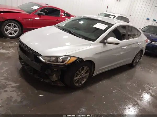 5NPD84LF8JH235980 2018 HYUNDAI ELANTRA - Image 2