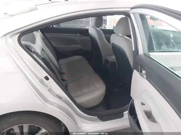 5NPD84LF8JH236403 2018 HYUNDAI ELANTRA - Image 8