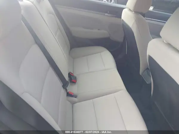 5NPD84LF8JH238555 2018 HYUNDAI ELANTRA - Image 8