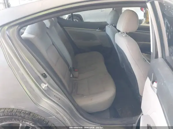 5NPD84LF8JH239589 2018 HYUNDAI ELANTRA - Image 8