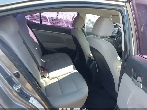 5NPD84LF8JH239897 2018 HYUNDAI ELANTRA - Image 8