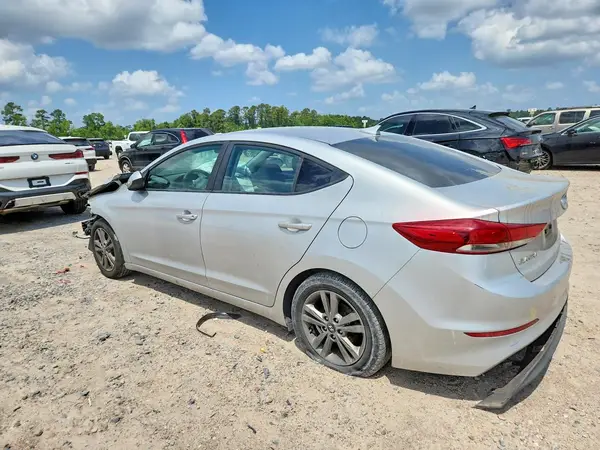 5NPD84LF8JH245019 2018 HYUNDAI ELANTRA - Image 2