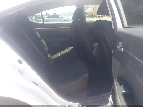 5NPD84LF8JH251757 2018 HYUNDAI ELANTRA - Image 8