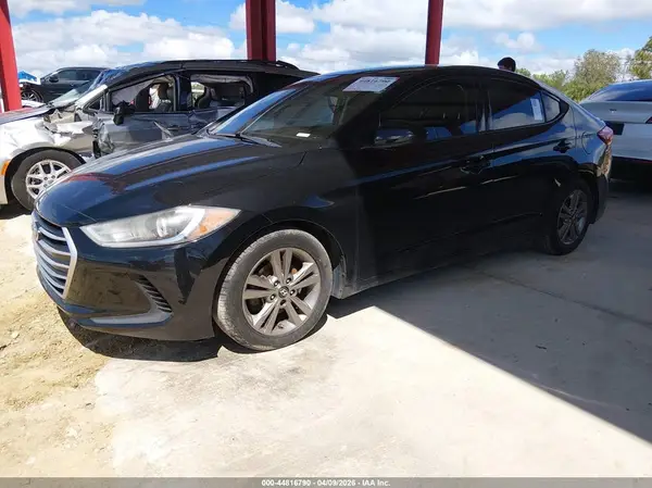 5NPD84LF8JH255601 2018 HYUNDAI ELANTRA - Image 2