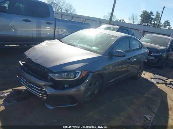 5NPD84LF8JH256800 2018 HYUNDAI ELANTRA - Image 2