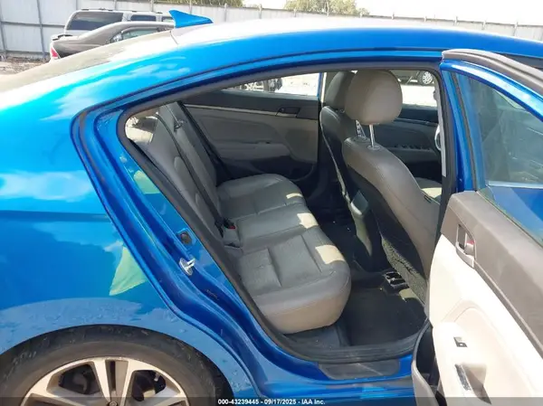 5NPD84LF8JH260992 2018 HYUNDAI ELANTRA - Image 8