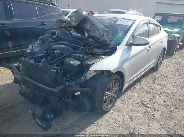 5NPD84LF8JH261852 2018 HYUNDAI ELANTRA - Image 2