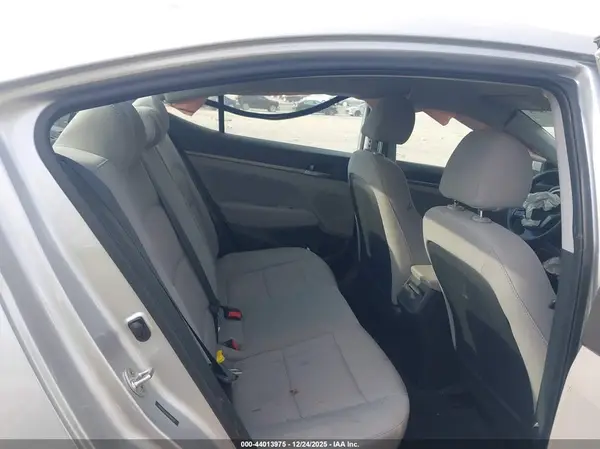 5NPD84LF8JH261852 2018 HYUNDAI ELANTRA - Image 8