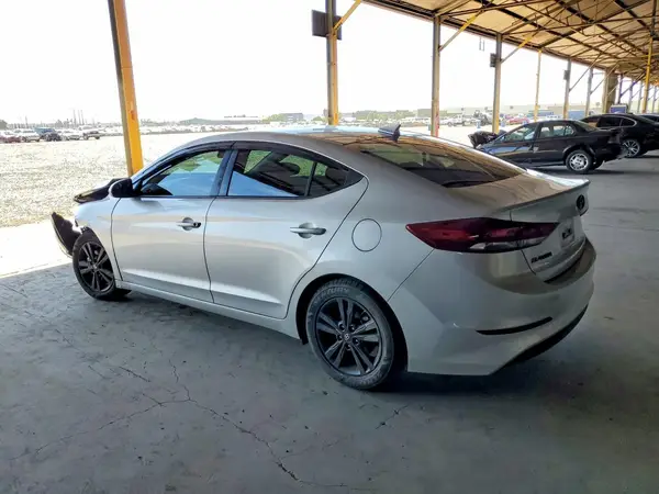 5NPD84LF8JH262208 2018 HYUNDAI ELANTRA - Image 2