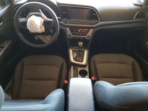 5NPD84LF8JH262208 2018 HYUNDAI ELANTRA - Image 8