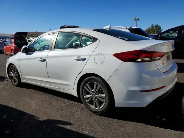 5NPD84LF8JH263066 2018 HYUNDAI ELANTRA - Image 2