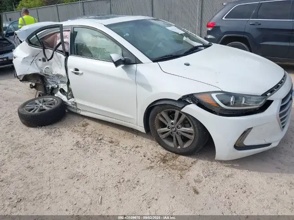 5NPD84LF8JH267862 2018 HYUNDAI ELANTRA - Image 1