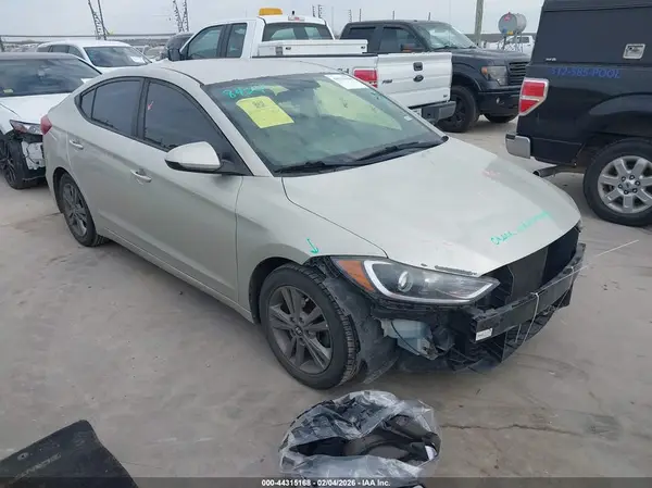 5NPD84LF8JH268123 2018 HYUNDAI ELANTRA - Image 1