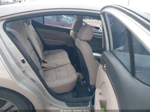 5NPD84LF8JH268123 2018 HYUNDAI ELANTRA - Image 8