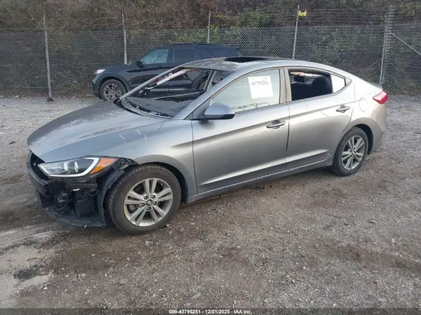 5NPD84LF8JH268753 2018 HYUNDAI ELANTRA - Image 2