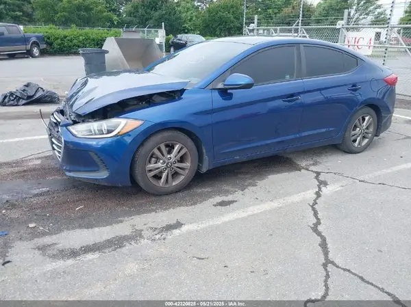 5NPD84LF8JH270521 2018 HYUNDAI ELANTRA - Image 2