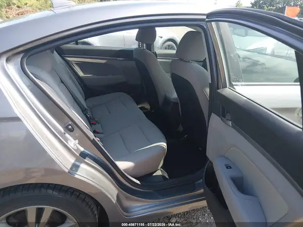 5NPD84LF8JH272477 2018 HYUNDAI ELANTRA - Image 8