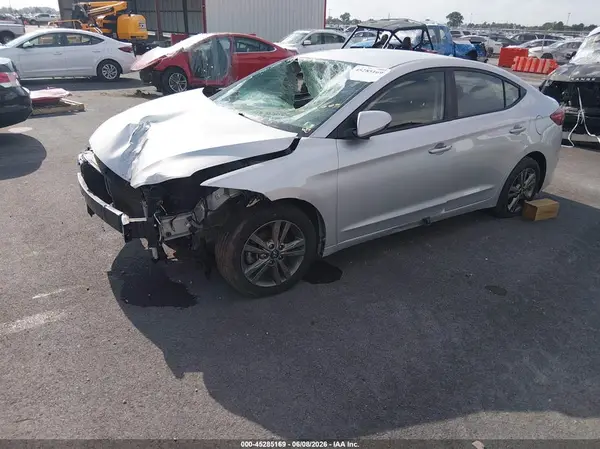 5NPD84LF8JH273662 2018 HYUNDAI ELANTRA - Image 2