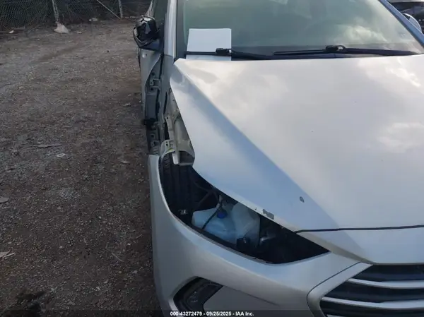 2018 HYUNDAI ELANTRA auction photo 6