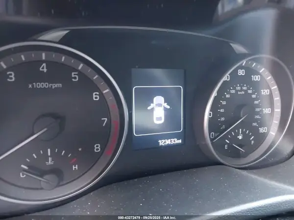 2018 HYUNDAI ELANTRA auction photo 7